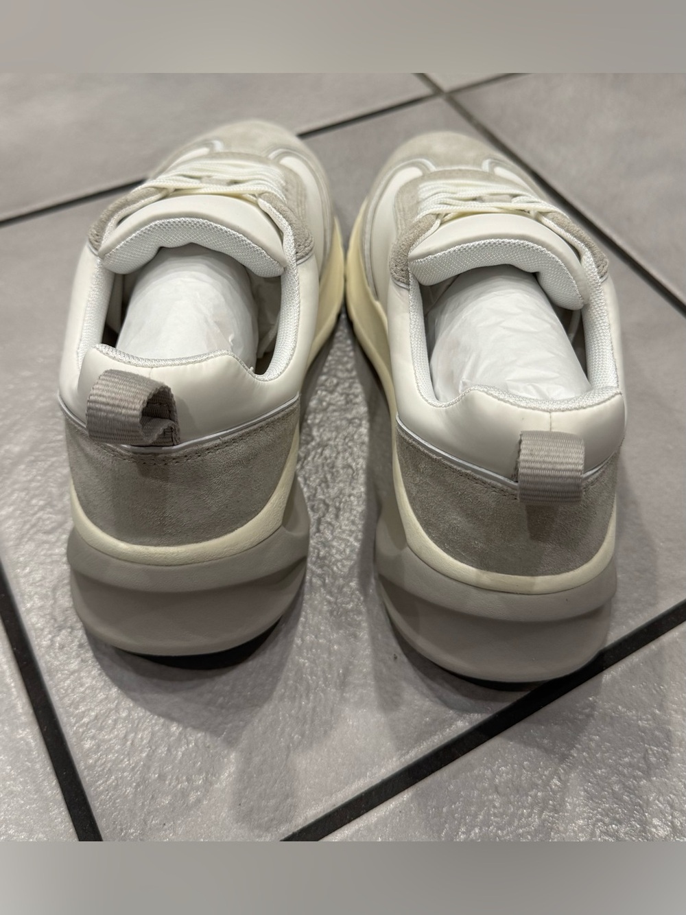 Tory Burch Good Luck Trainer in White / Fossil Stone Size 7.5 - Picture 6 of 8